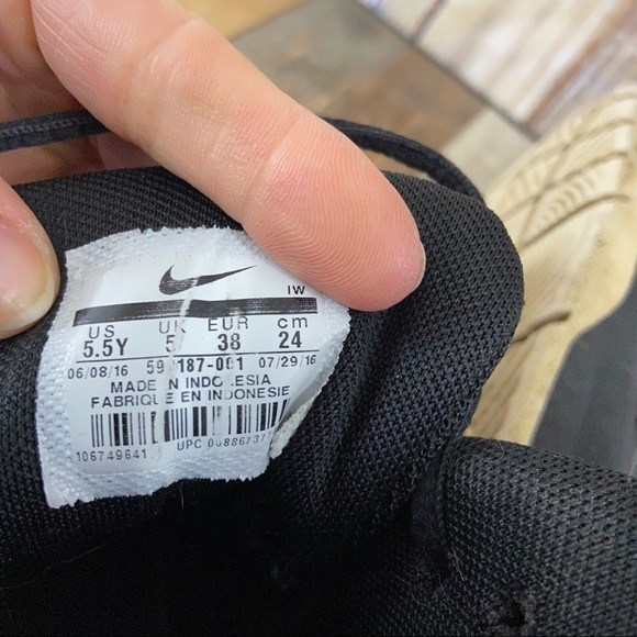 Nike Team Hustle atletics Bask black high top 5.5Y - Picture 4 of 7